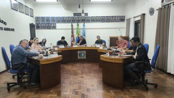 Câmara de Vereadores aprova Política Municipal da Pessoa Idosa e Crédito Especial 